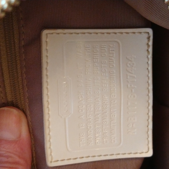 VGUC. Coach signature C canvas shoulder bag. - Picture 5 of 16